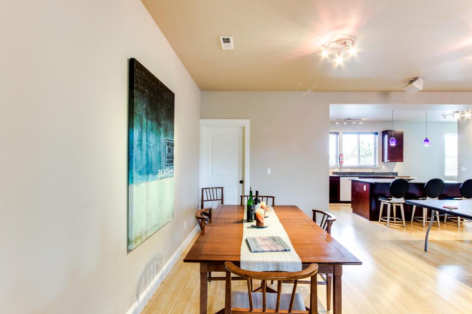 Wades Powerhouse 3 BD Vacation Rental in Seaside, OR Vacasa