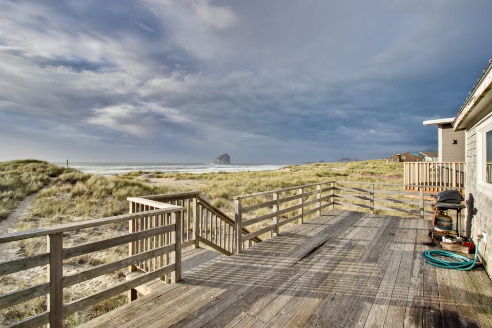 Ocean Front Sunsets 4 BD Vacation Rental in Pacific City, OR Vacasa