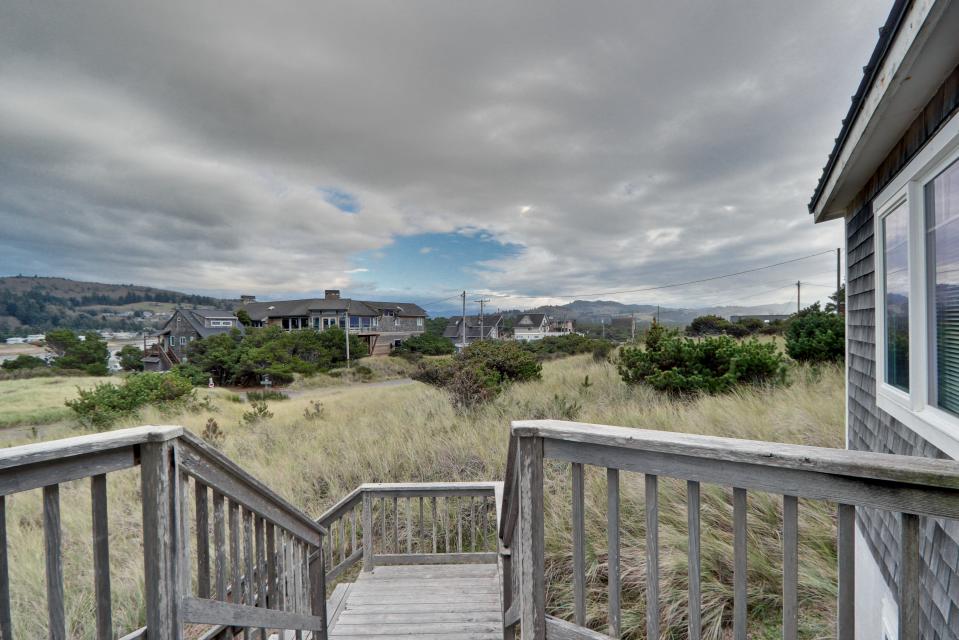 Ocean Front Sunsets 4 BD Vacation Rental in Pacific City, OR Vacasa