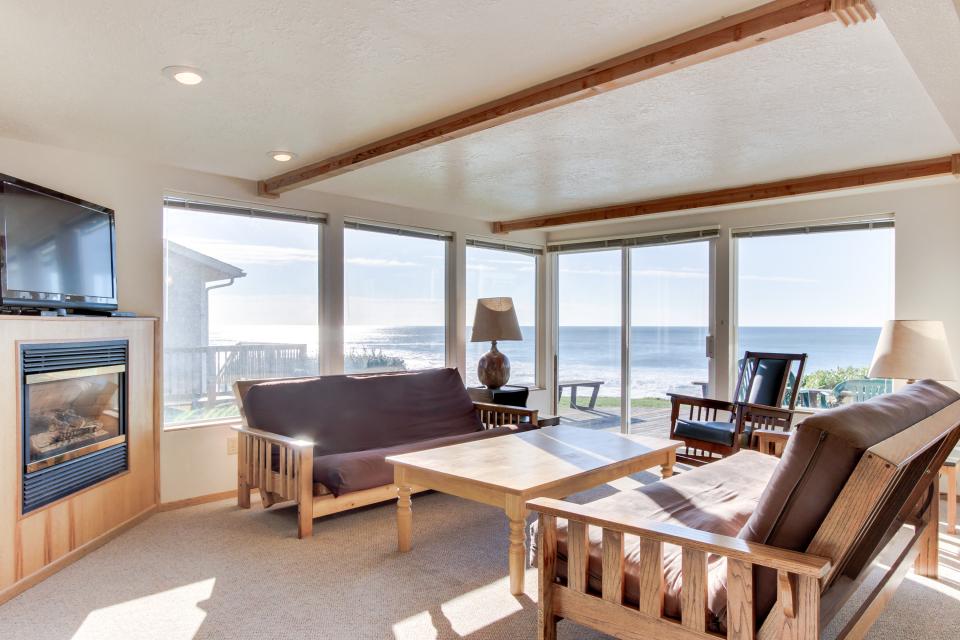 The Best Little Beach House on the Oregon Coast! 2 BD Vacation Rental