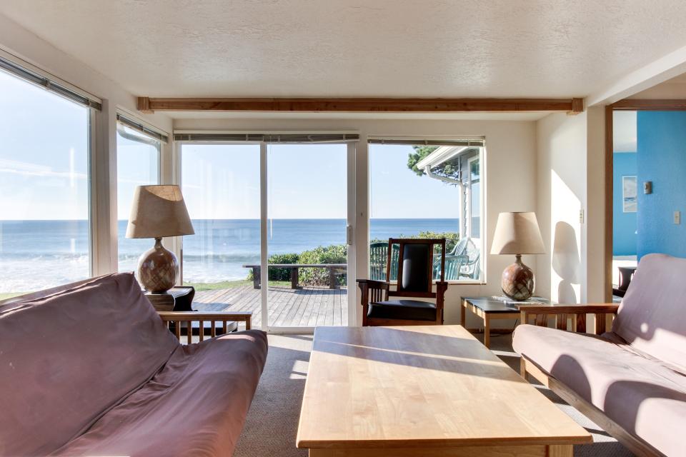 The Best Little Beach House on the Oregon Coast! 2 BD Vacation Rental