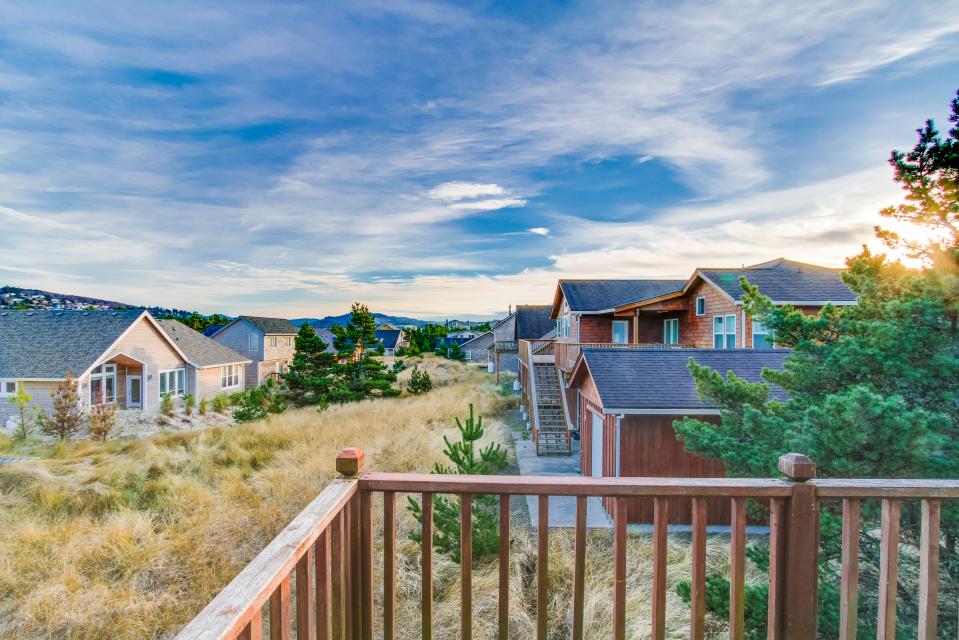 Delight 4 BD Vacation Rental in Pacific City, OR Vacasa