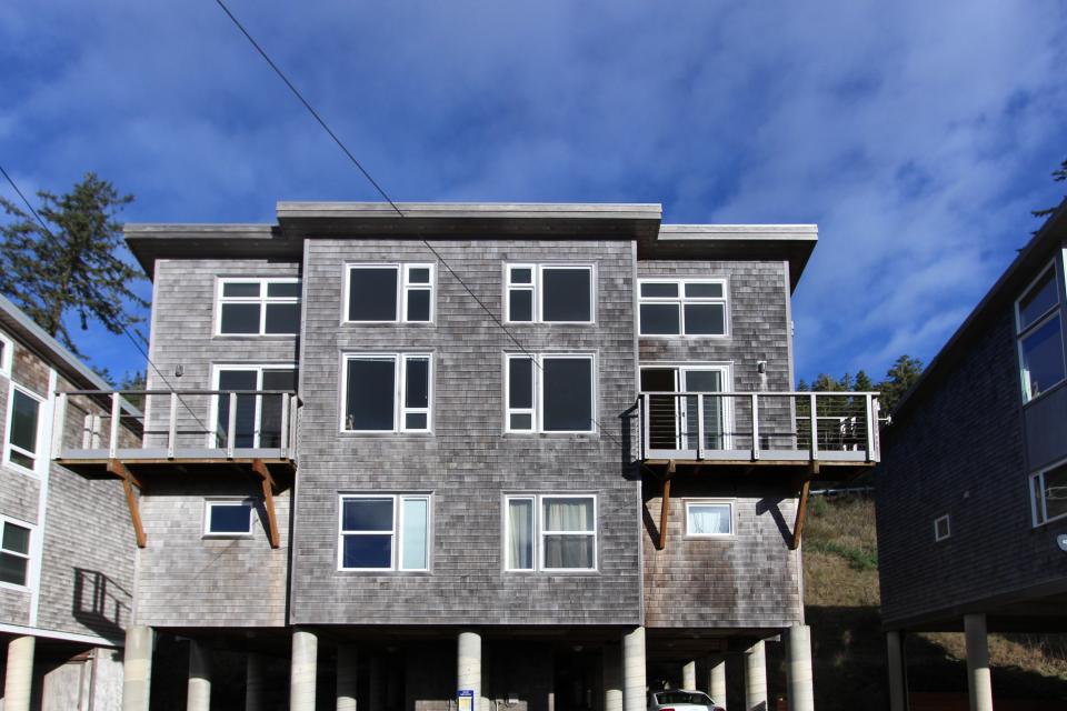 Netarts Bay and Ocean Views 3 BD Vacation Rental in Netarts, OR Vacasa