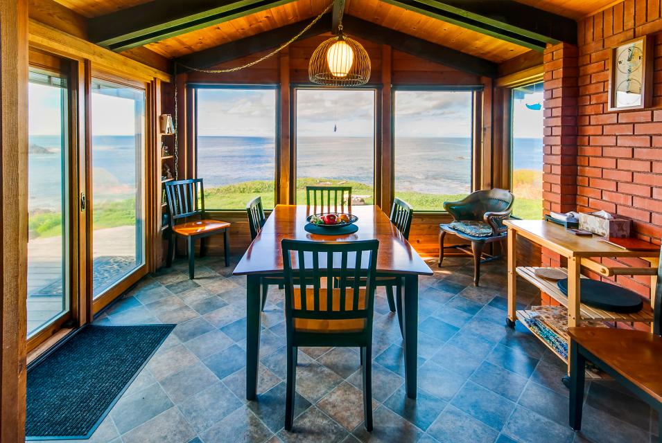 Tideaway 1 BD Vacation Rental in Fort Bragg, CA Vacasa