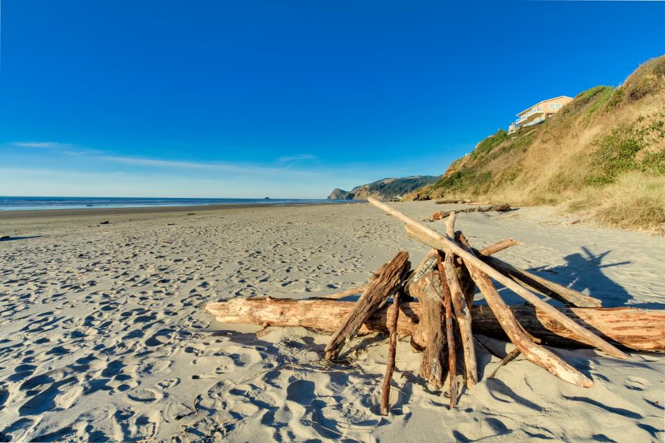 Sandcastle 4 BD Vacation Rental in Lincoln City, OR Vacasa