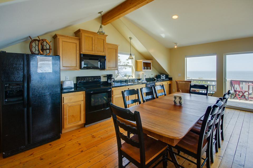Cloud Nine 3 BD Vacation Rental in Gleneden Beach, OR Vacasa