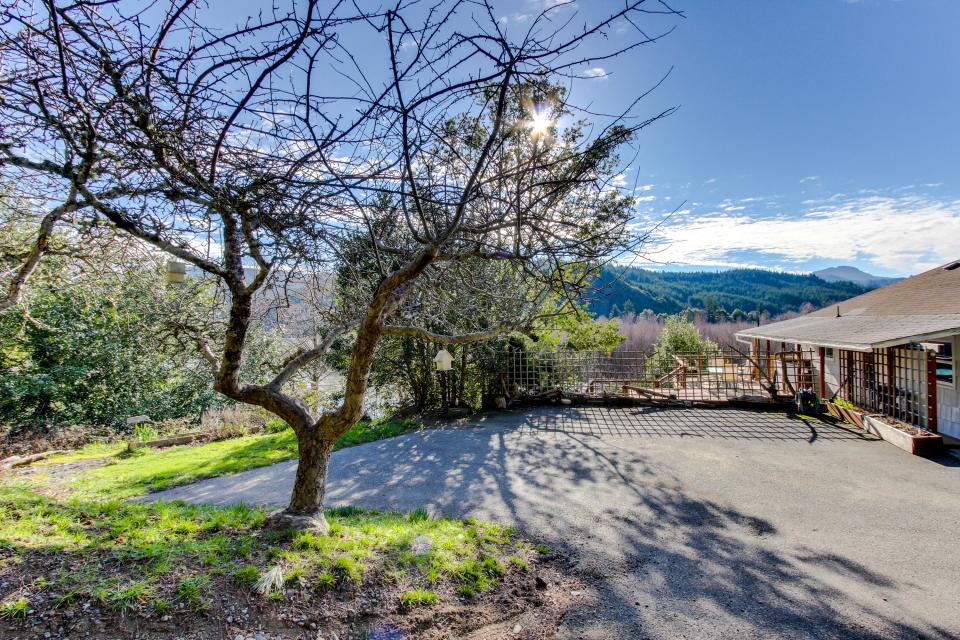 Burke House 4 BD Vacation Rental in Gold Beach, OR Vacasa