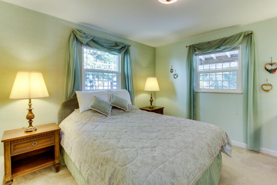 Burke House 4 BD Vacation Rental in Gold Beach, OR Vacasa