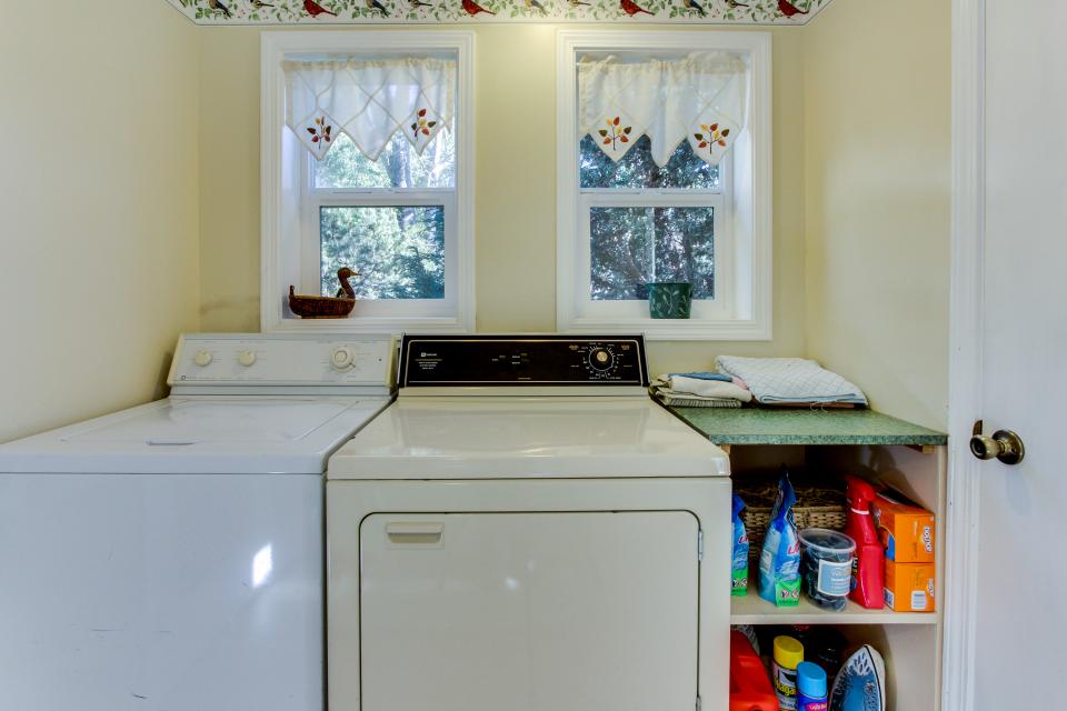 Burke House 4 BD Vacation Rental in Gold Beach, OR Vacasa