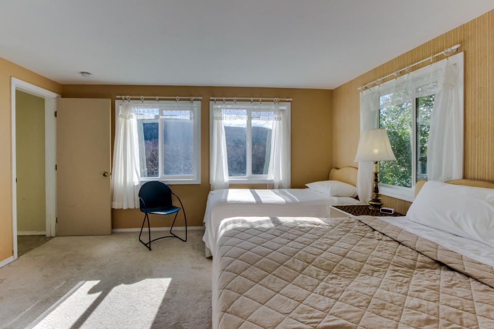 Burke House 4 BD Vacation Rental in Gold Beach, OR Vacasa